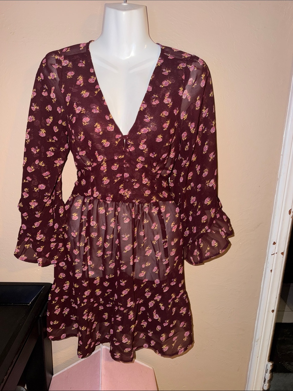 American Rag Women's Super cute Boho Sheer Burgundy Floral V-Neck Ruffled Dress